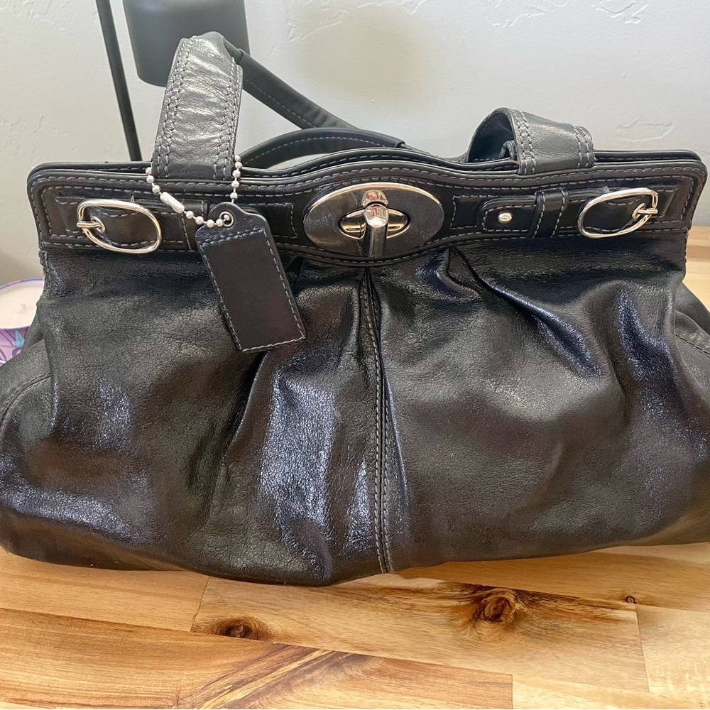 COACH large bag, used in good condition.